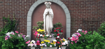 9 Ways to Celebrate the Month of Mary